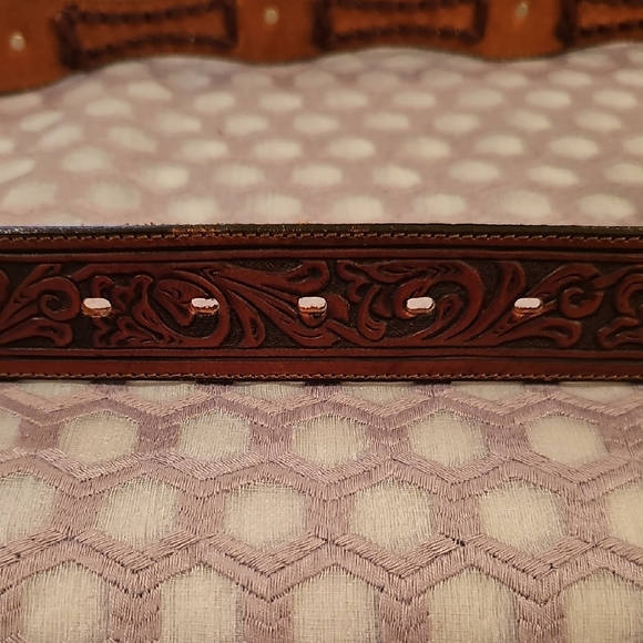 Justin Boots Brown Leather Belt with Silver Buckle - Picture 4 of 7